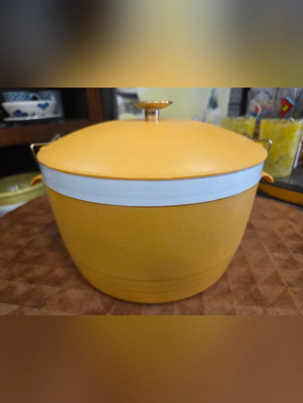 Sunfrost Therm-O-Ware Vintage Harvest Gold Container Ice Bucket w/ Locking Lid